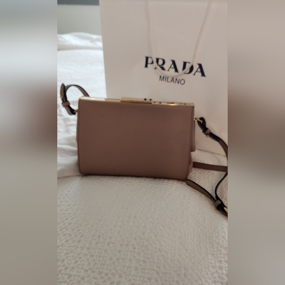 Prada Bag - Picture 5 of 15